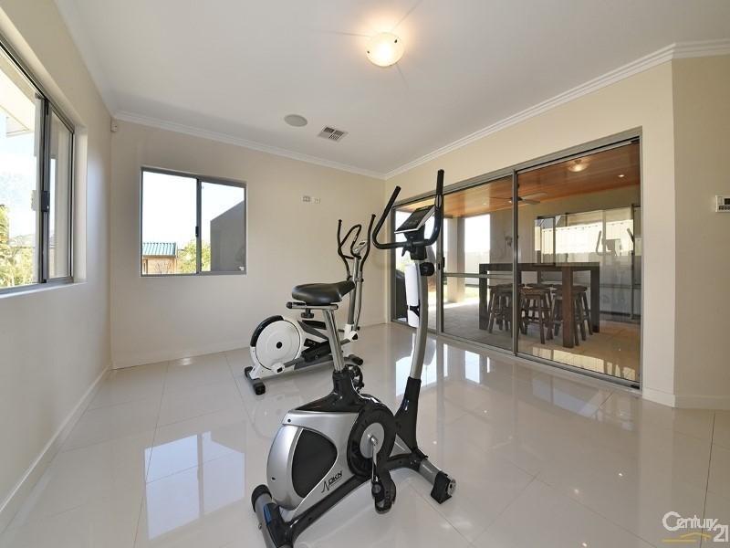 15 Dotterel Green, Jindalee WA 6036