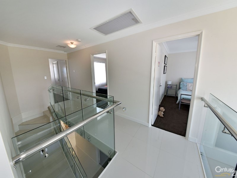 15 Dotterel Green, Jindalee WA 6036