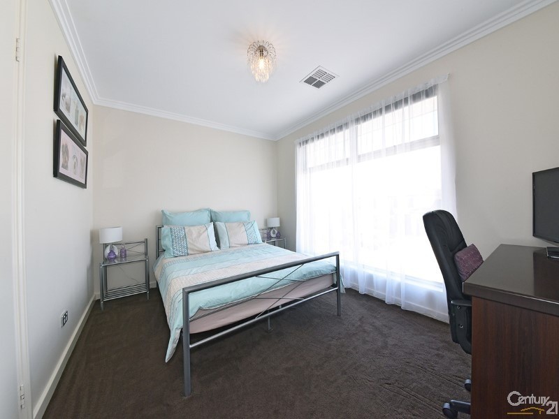 15 Dotterel Green, Jindalee WA 6036