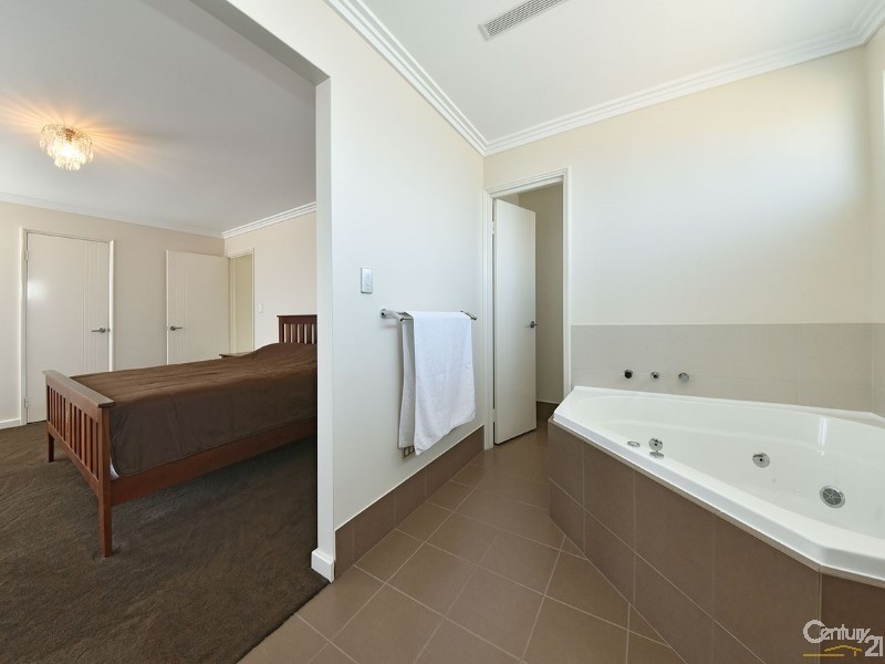 15 Dotterel Green, Jindalee WA 6036