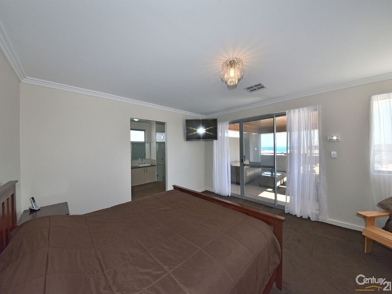 15 Dotterel Green, Jindalee WA 6036