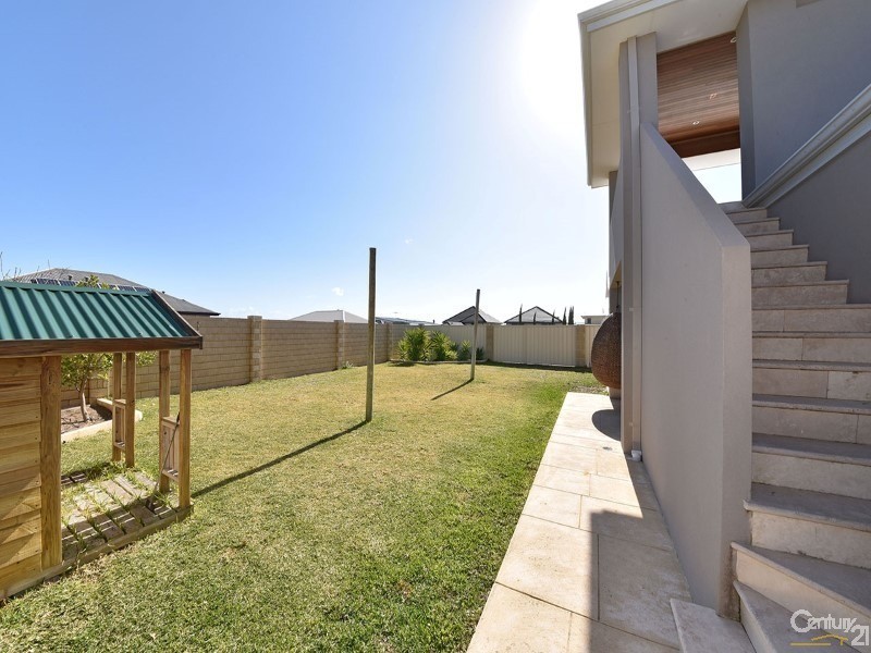 15 Dotterel Green, Jindalee WA 6036