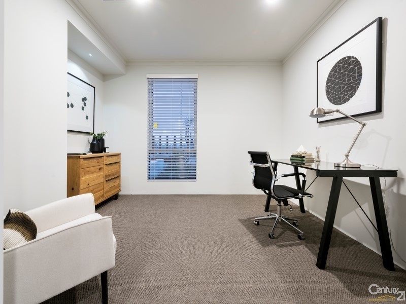 77 Reflection Boulevard, Jindalee WA 6036