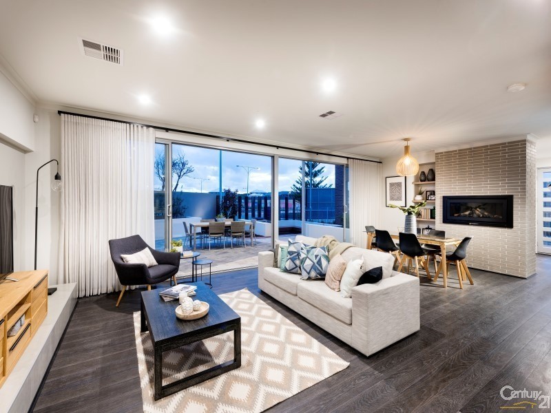 77 Reflection Boulevard, Jindalee WA 6036