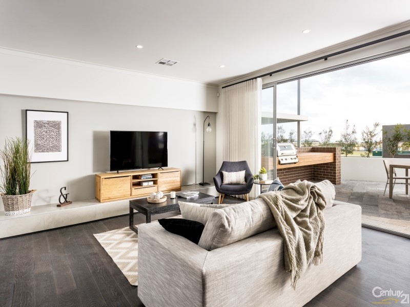 77 Reflection Boulevard, Jindalee WA 6036