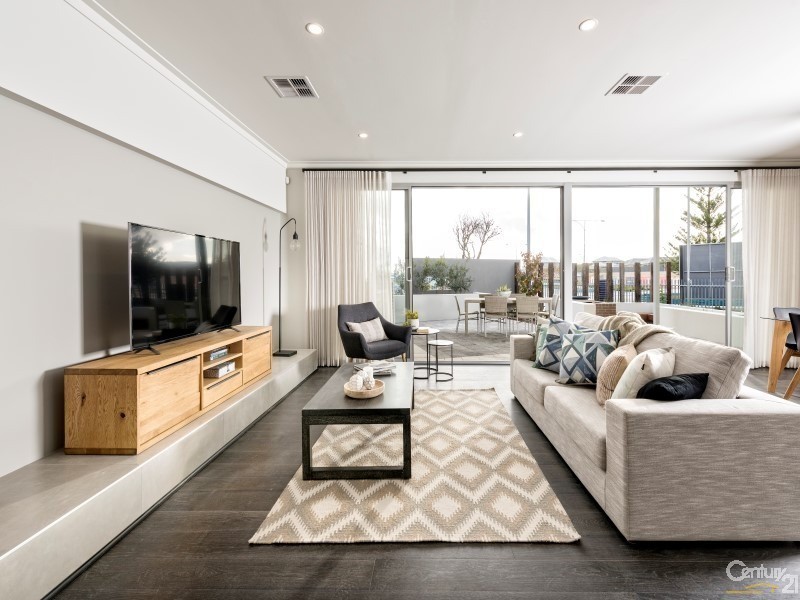 77 Reflection Boulevard, Jindalee WA 6036