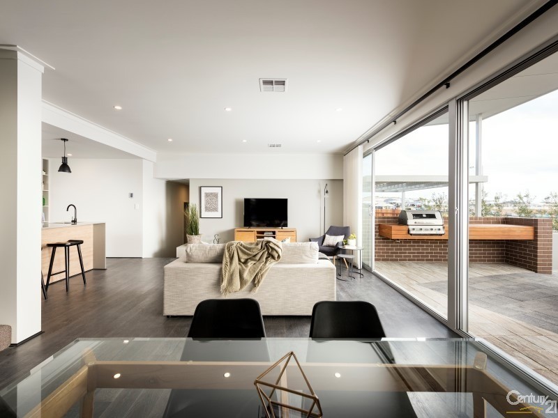 77 Reflection Boulevard, Jindalee WA 6036