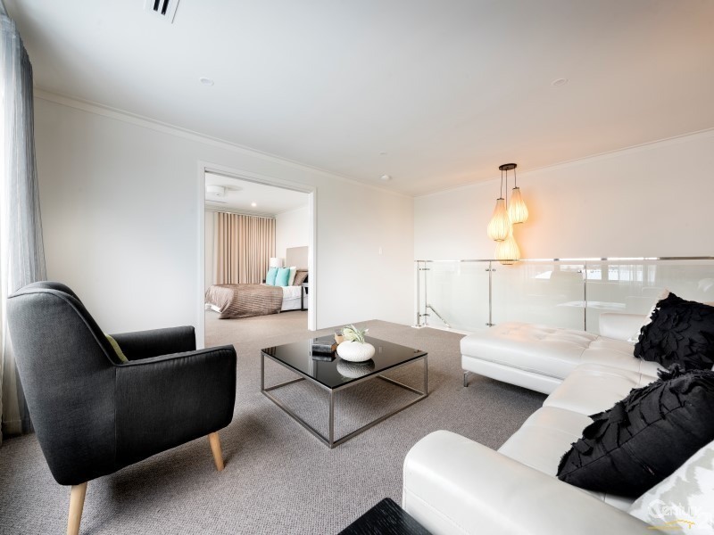 77 Reflection Boulevard, Jindalee WA 6036