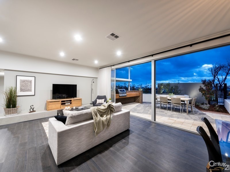 77 Reflection Boulevard, Jindalee WA 6036