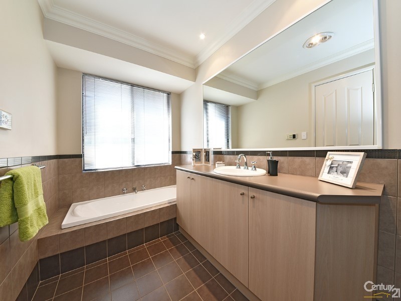 5 Catalina Place, Quinns Rocks WA 6030