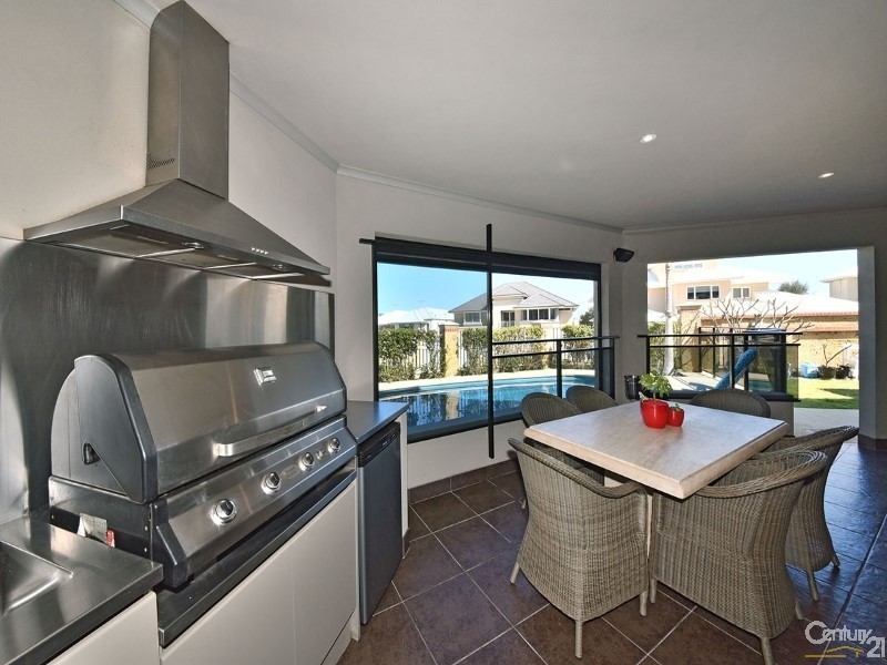 5 Catalina Place, Quinns Rocks WA 6030