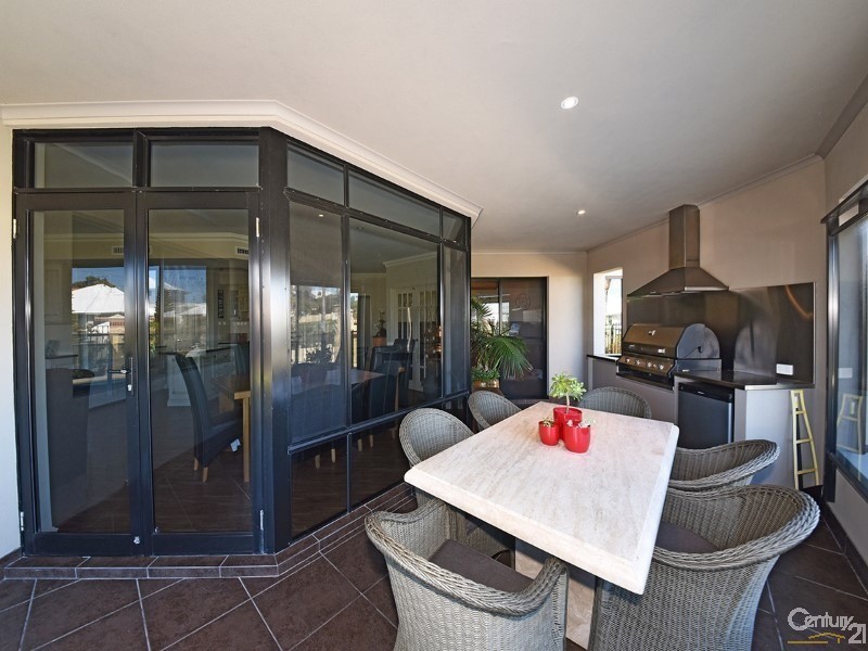 5 Catalina Place, Quinns Rocks WA 6030