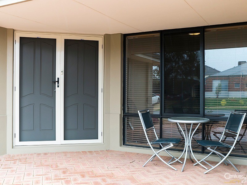 12 Elmhurst Drive, Clarkson WA 6030