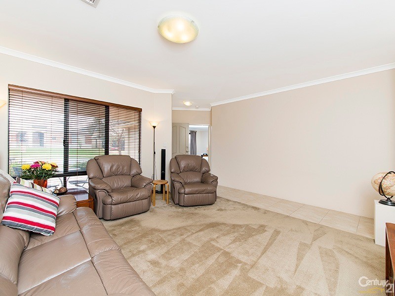 12 Elmhurst Drive, Clarkson WA 6030