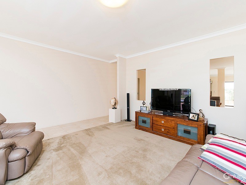 12 Elmhurst Drive, Clarkson WA 6030