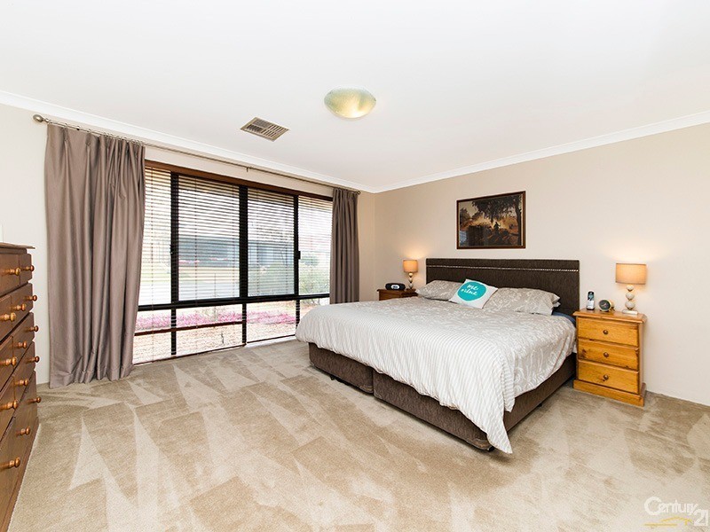 12 Elmhurst Drive, Clarkson WA 6030