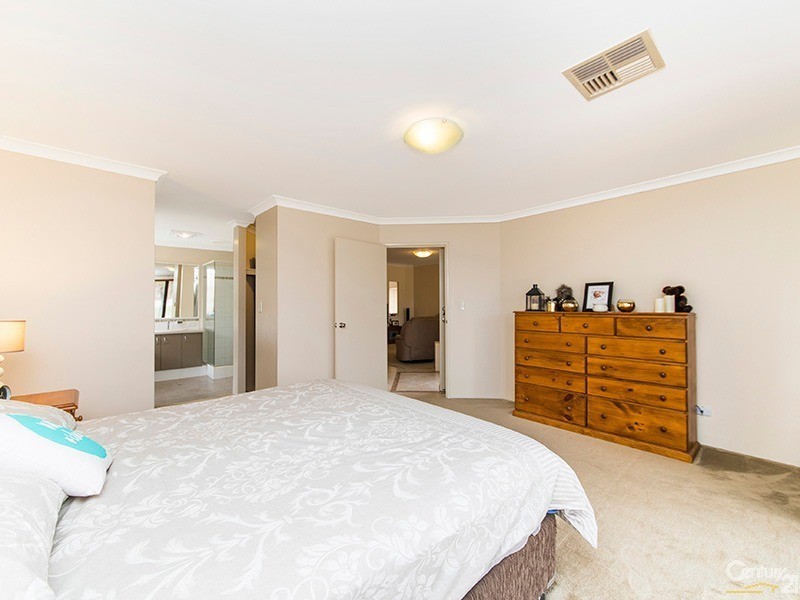 12 Elmhurst Drive, Clarkson WA 6030