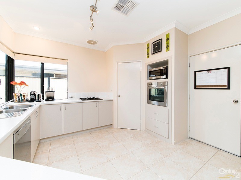 12 Elmhurst Drive, Clarkson WA 6030