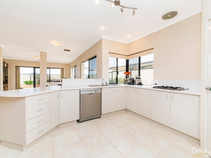 12 Elmhurst Drive, Clarkson WA 6030