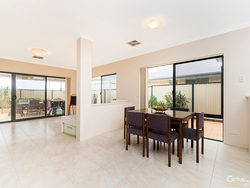 12 Elmhurst Drive, Clarkson WA 6030