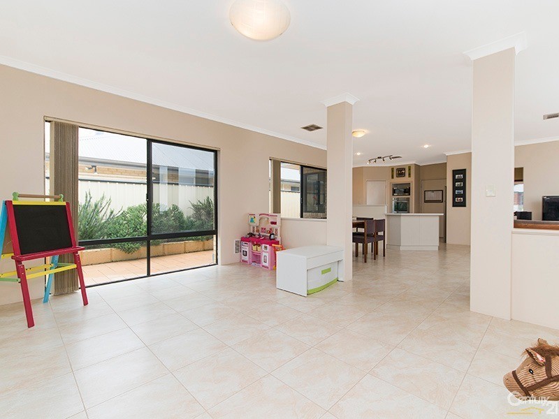 12 Elmhurst Drive, Clarkson WA 6030