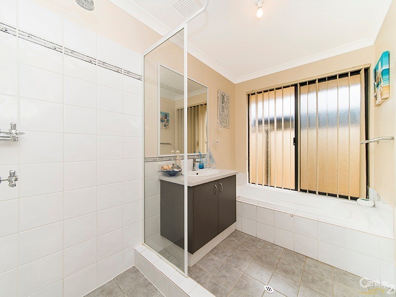 12 Elmhurst Drive, Clarkson WA 6030