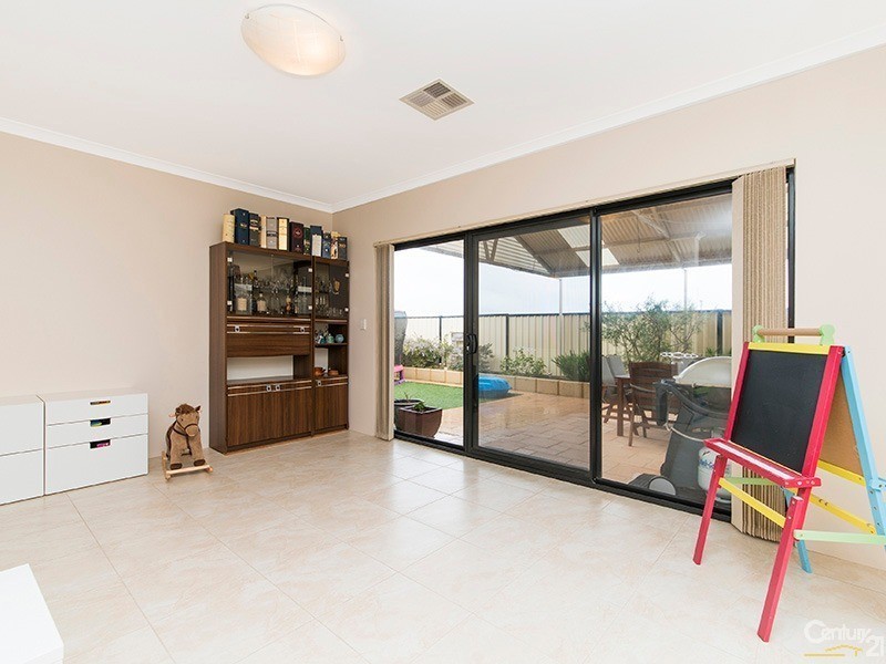 12 Elmhurst Drive, Clarkson WA 6030