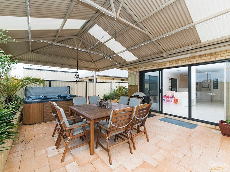 12 Elmhurst Drive, Clarkson WA 6030