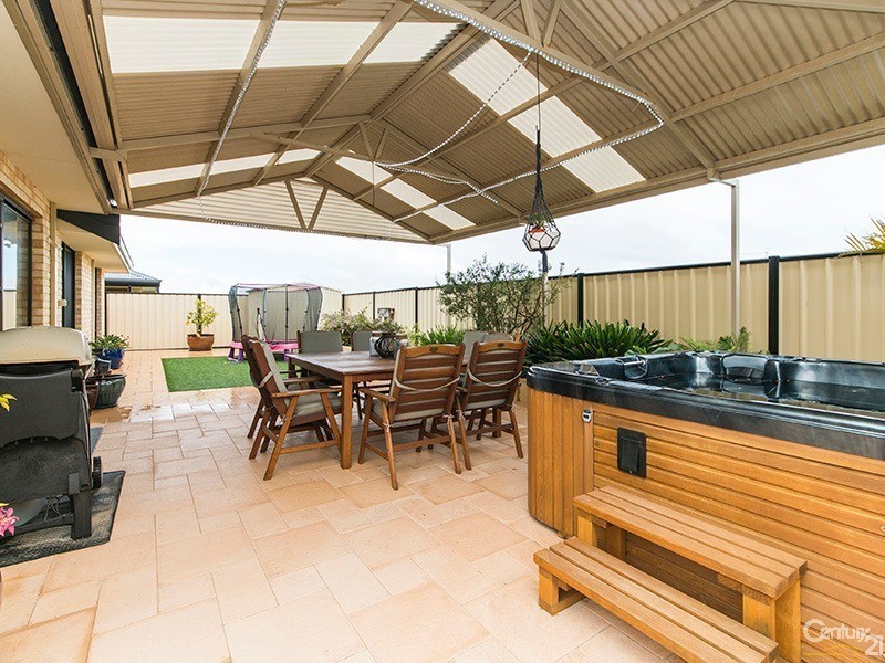 12 Elmhurst Drive, Clarkson WA 6030