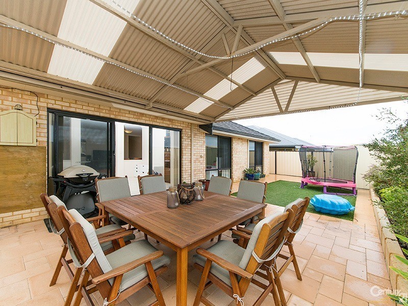 12 Elmhurst Drive, Clarkson WA 6030