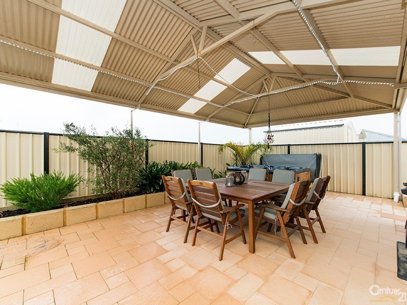 12 Elmhurst Drive, Clarkson WA 6030