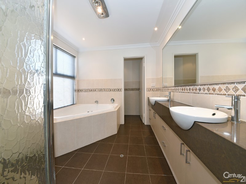 15 Birkenhead Ridge, Mindarie WA 6030