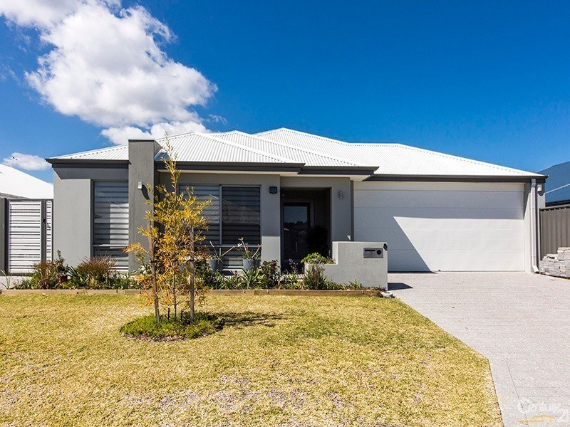 8 Putter Street, Yanchep WA 6035