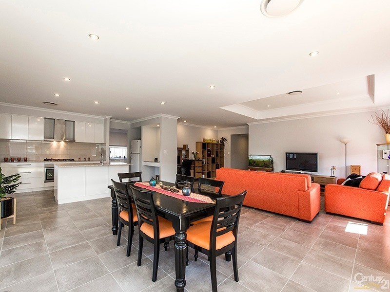 8 Putter Street, Yanchep WA 6035