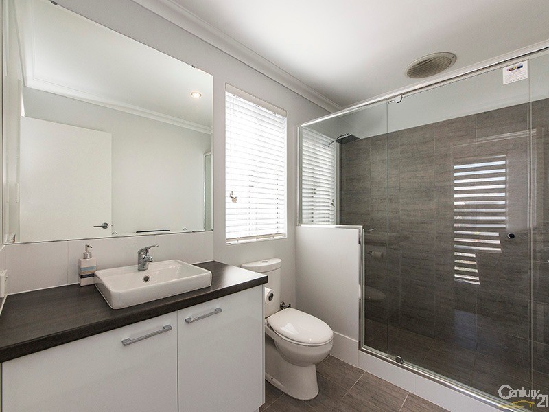 8 Putter Street, Yanchep WA 6035