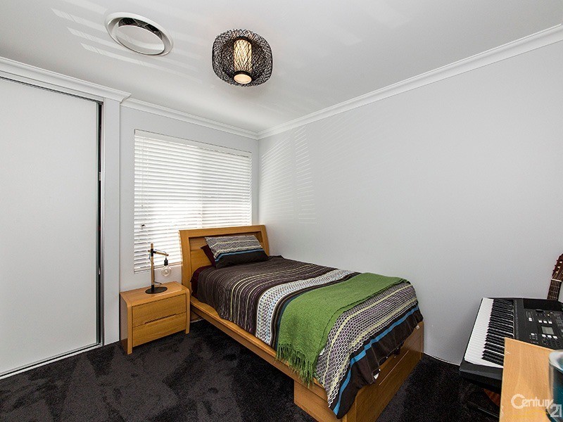 8 Putter Street, Yanchep WA 6035