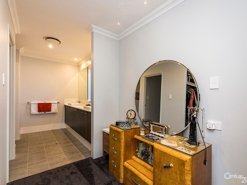 8 Putter Street, Yanchep WA 6035