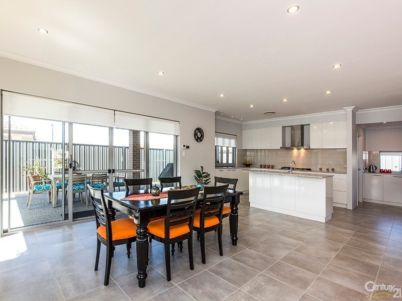 8 Putter Street, Yanchep WA 6035