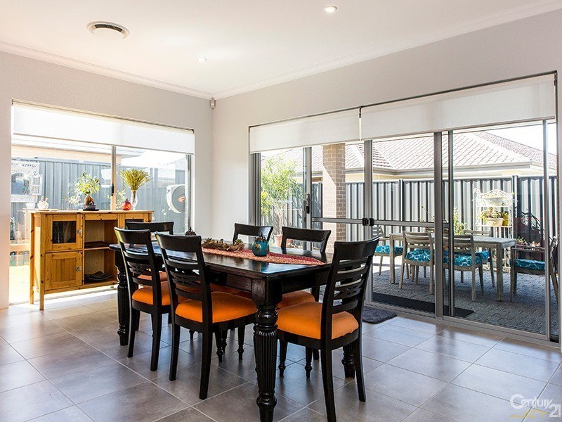 8 Putter Street, Yanchep WA 6035