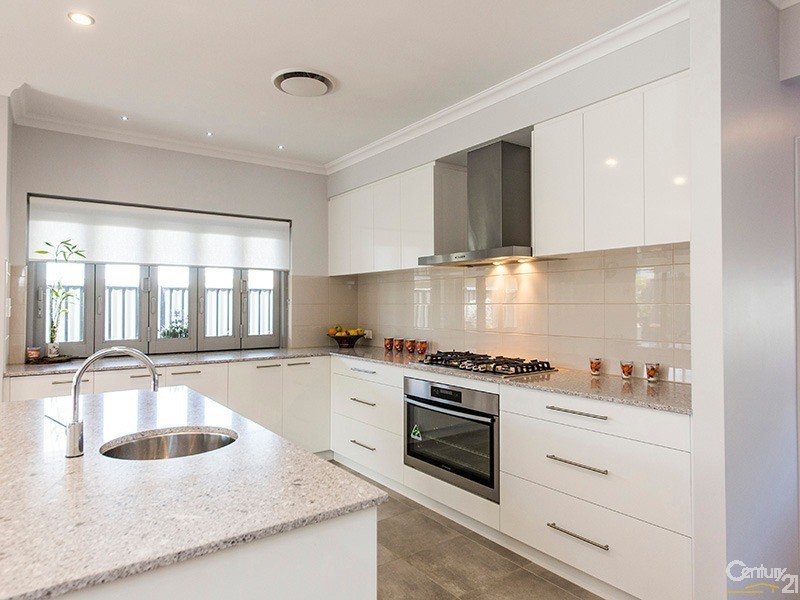 8 Putter Street, Yanchep WA 6035