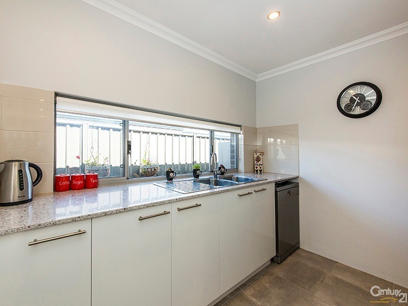 8 Putter Street, Yanchep WA 6035