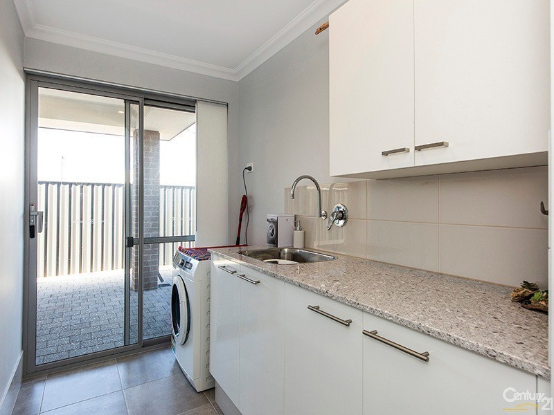 8 Putter Street, Yanchep WA 6035