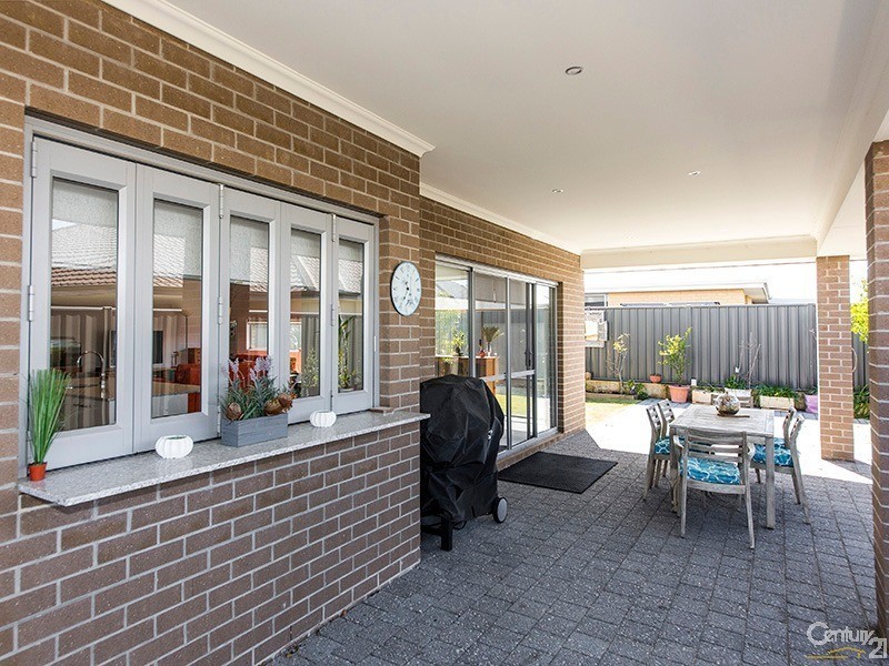 8 Putter Street, Yanchep WA 6035