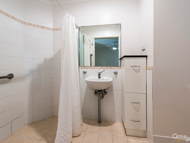 8 Waterside Crescent, Gwelup WA 6018