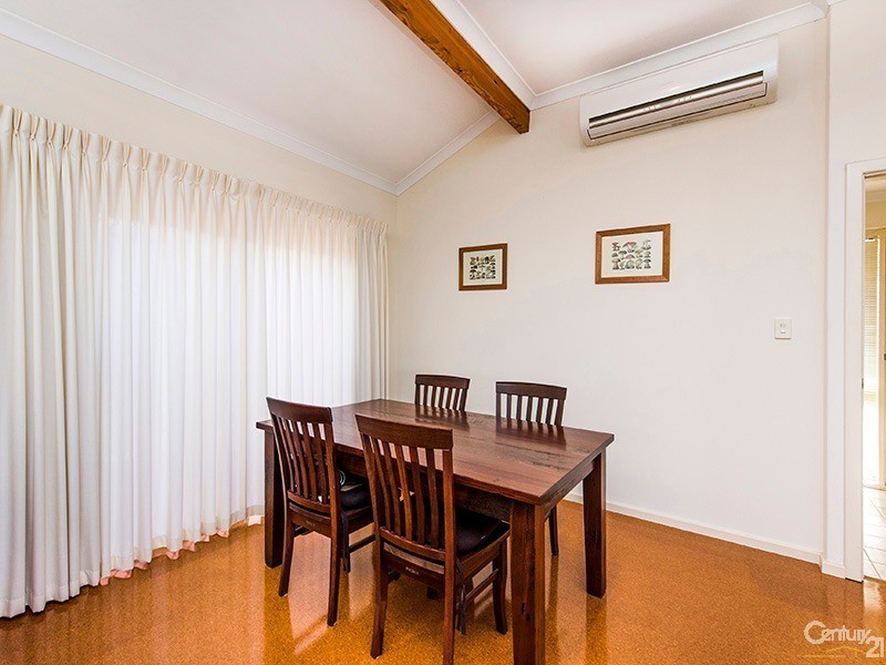 8 Waterside Crescent, Gwelup WA 6018