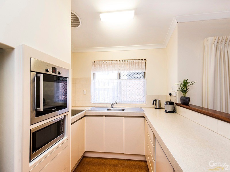 8 Waterside Crescent, Gwelup WA 6018