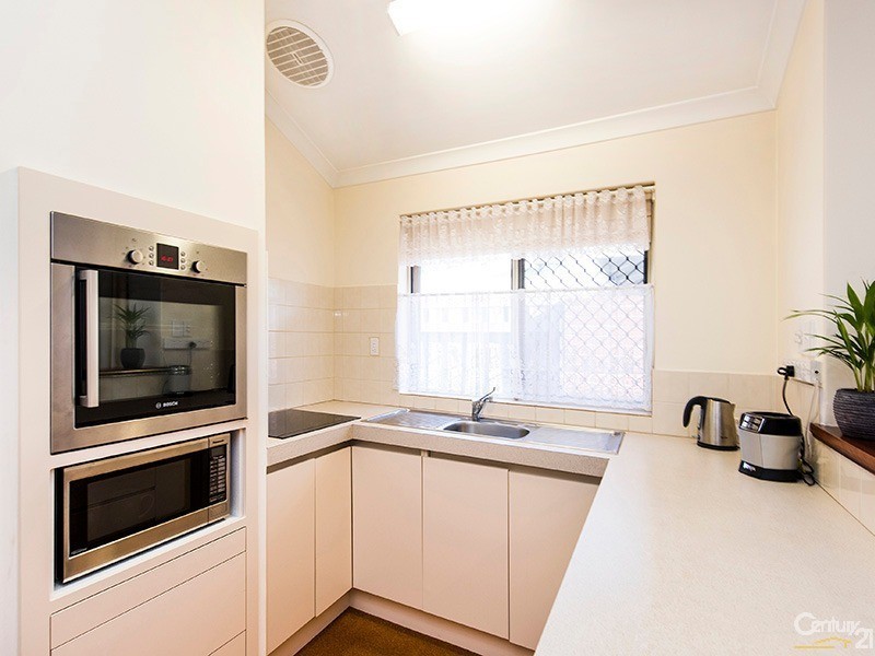 8 Waterside Crescent, Gwelup WA 6018