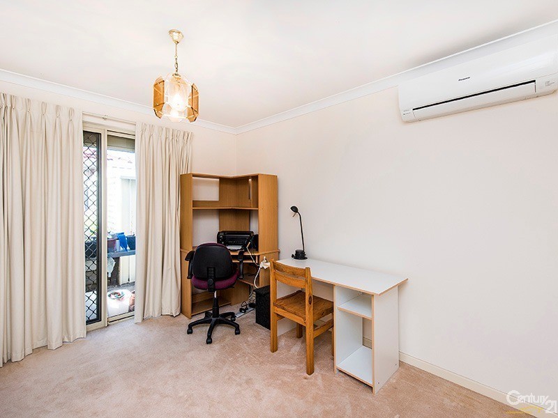 8 Waterside Crescent, Gwelup WA 6018