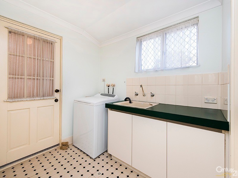 8 Waterside Crescent, Gwelup WA 6018