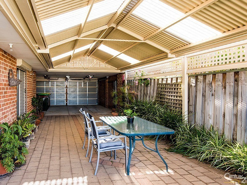 8 Waterside Crescent, Gwelup WA 6018